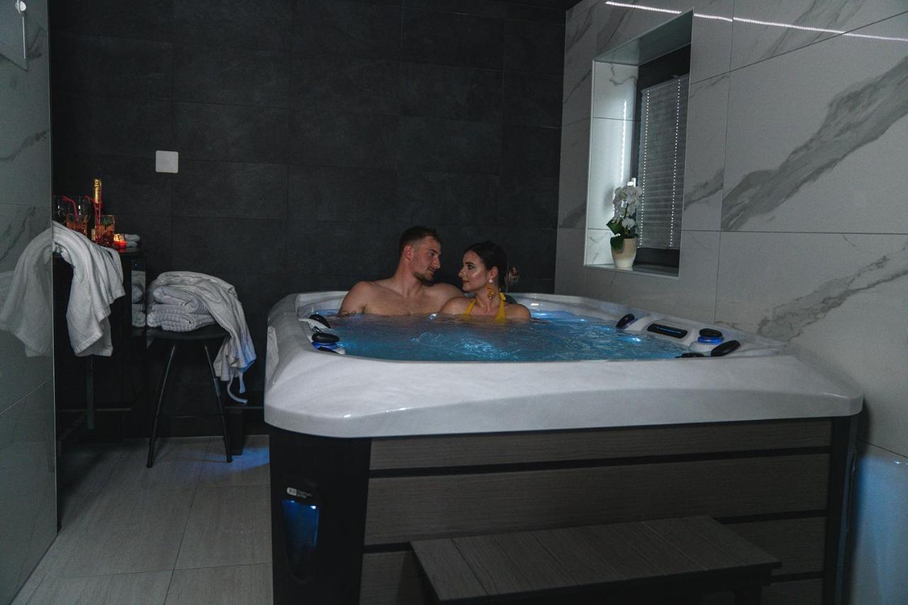 B&B La Siesta Markovci Екстериор снимка