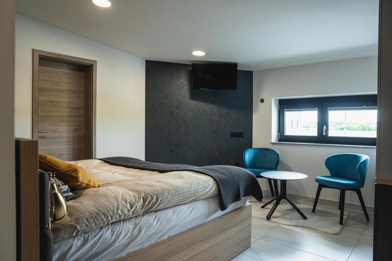 B&B La Siesta Markovci Екстериор снимка